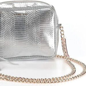 ⭐️HP⭐️Victoria’s Secret fashion metallic Silver snake skin chain  crossb…